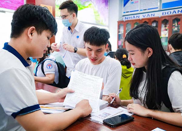 Bộ GD&ĐT yêu cầu sớm công bố thông tin tuyển sinh theo hướng giảm phương thức xét tuyển