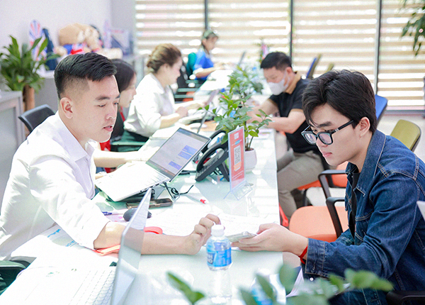 Thí sinh nộp học phí